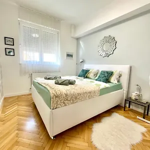 Mint Pearl 3 2 Bathrooms At Kalvin Square Appartamento Budapest